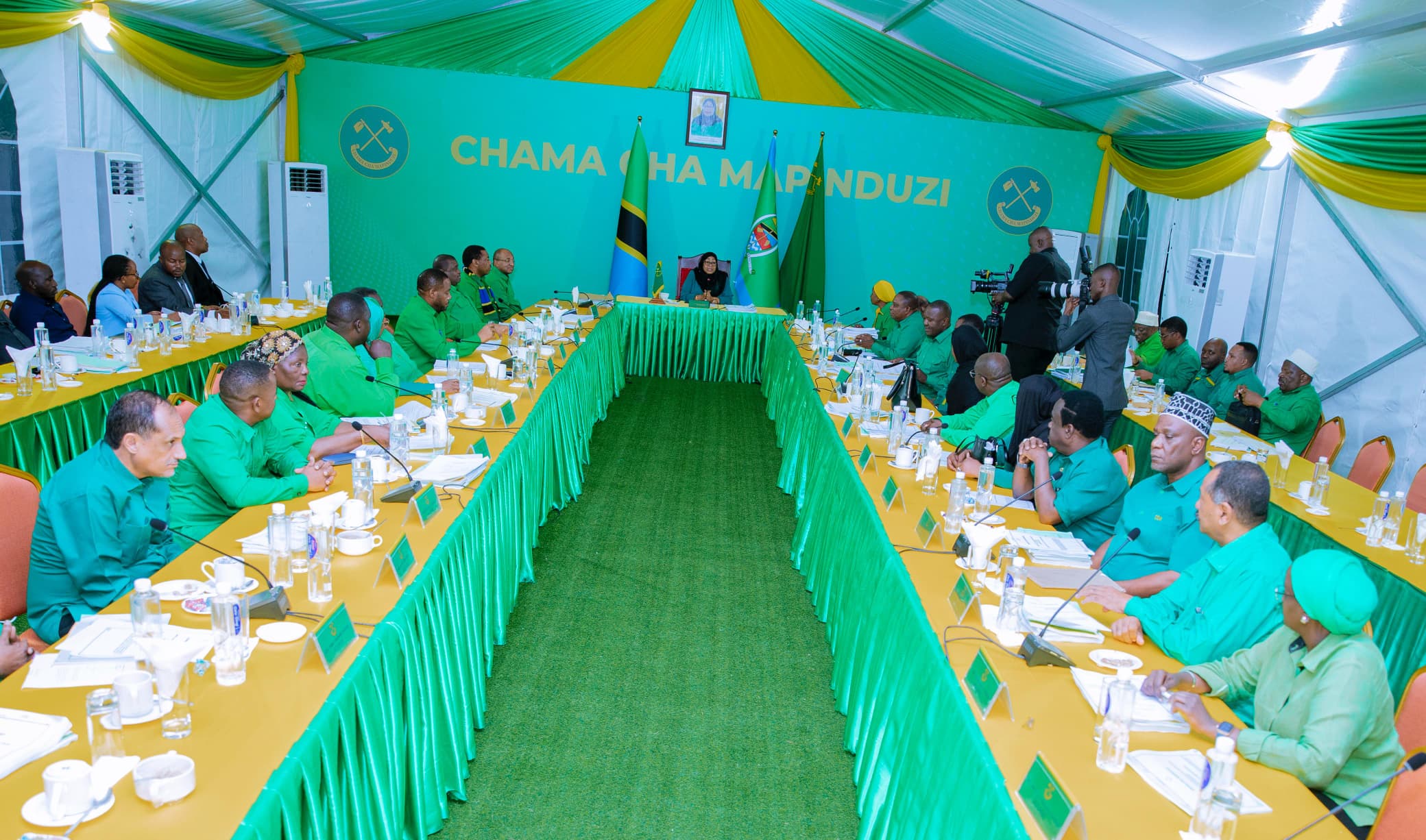 DKT. SAMIA SULUHU HASSAN AONGOZA KIKAO MAALUM CHA KAMATI KUU YA CCM