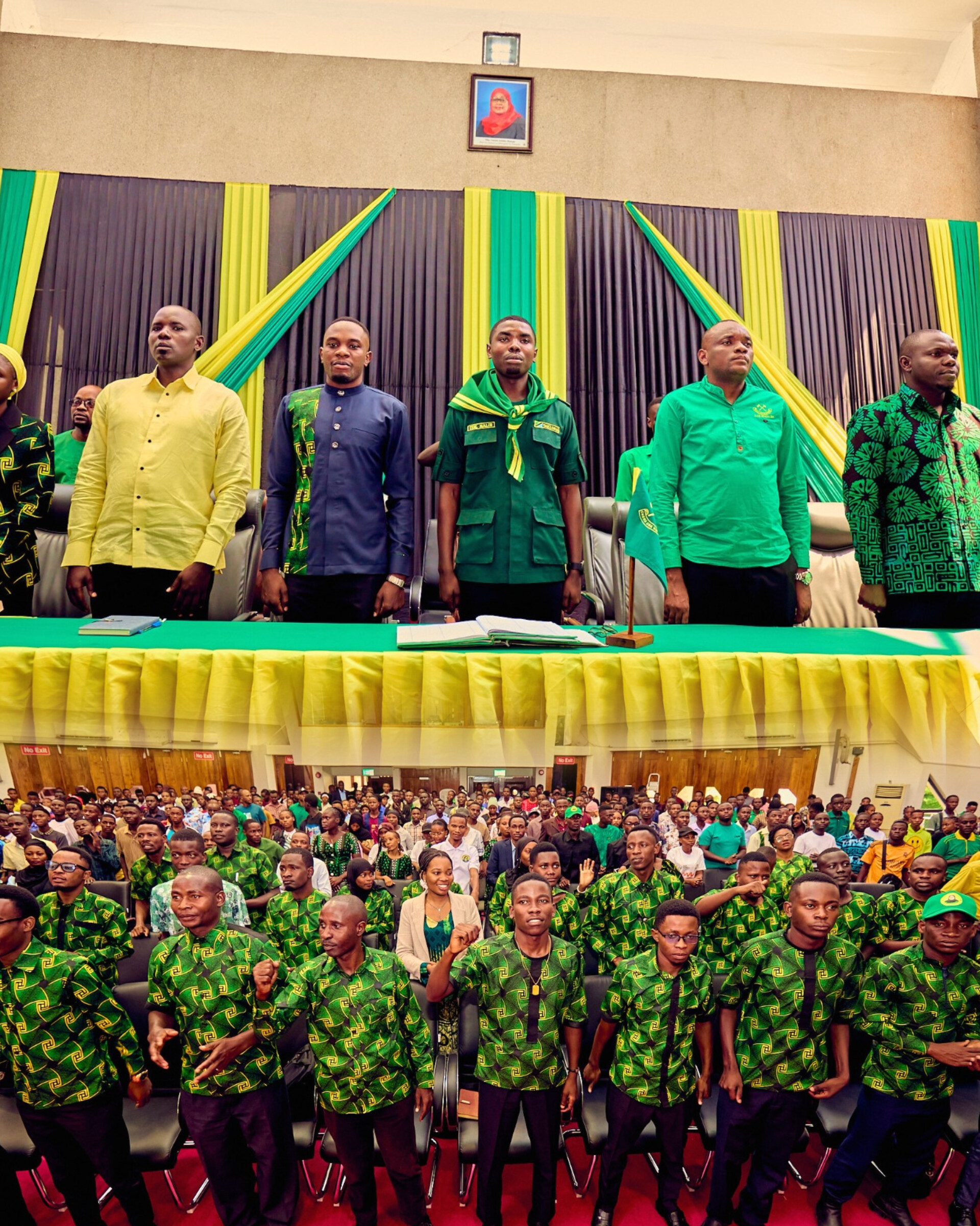 WASOMI WA MKOA WA MWANZA WAMUHAIDI KATIBU MKUU UVCCM MWINYI, HAWATA SHAWISHIKA KUHARIBU AMANI YA NCHI